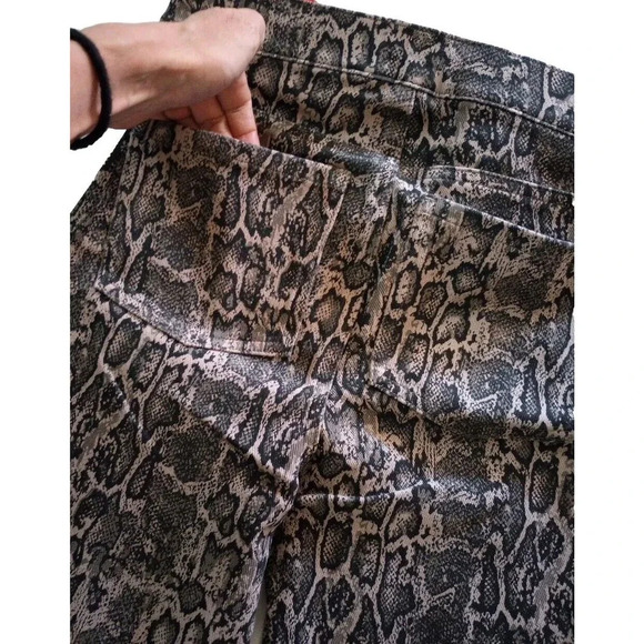SPANX Womens Animal Print Cropped Leggings Snakeskin Sz S Jean Like Stretch Pant - Picture 6 of 9